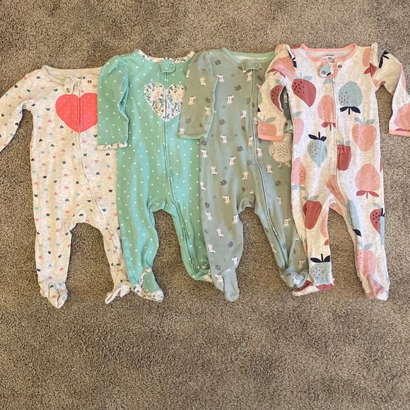 Carter's Other - Bundle of 4 Carter’s Sleepers Size 6-9 months and 9 months